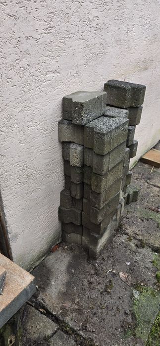 Kostka brukowa z demontażu tarasu