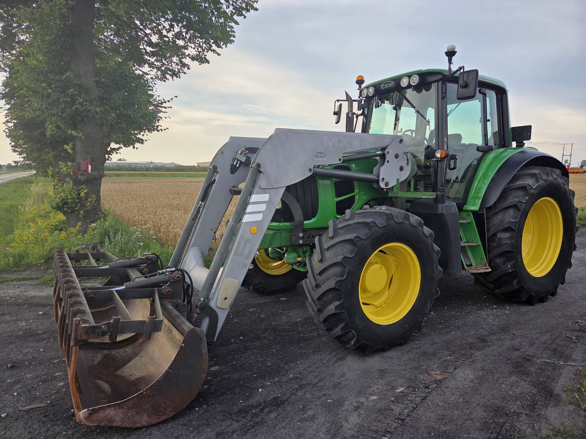 Ciągnik rolniczy john deere 6830 premium, power Quad 
- skrzynia Power
