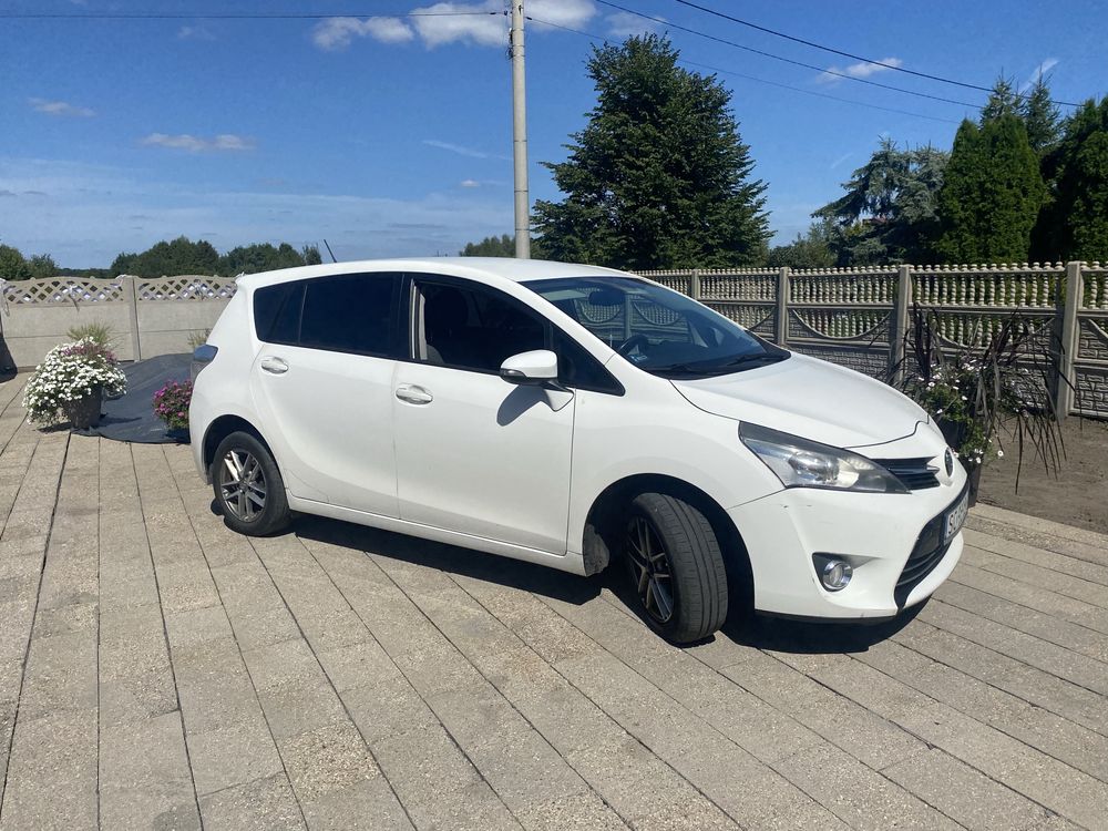 Sprzedam Toyota Verso Lift 5 osobowy  1.6 Diesel