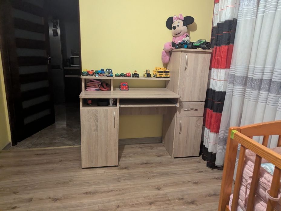 Sprzedam biurko  w dobrym stanie