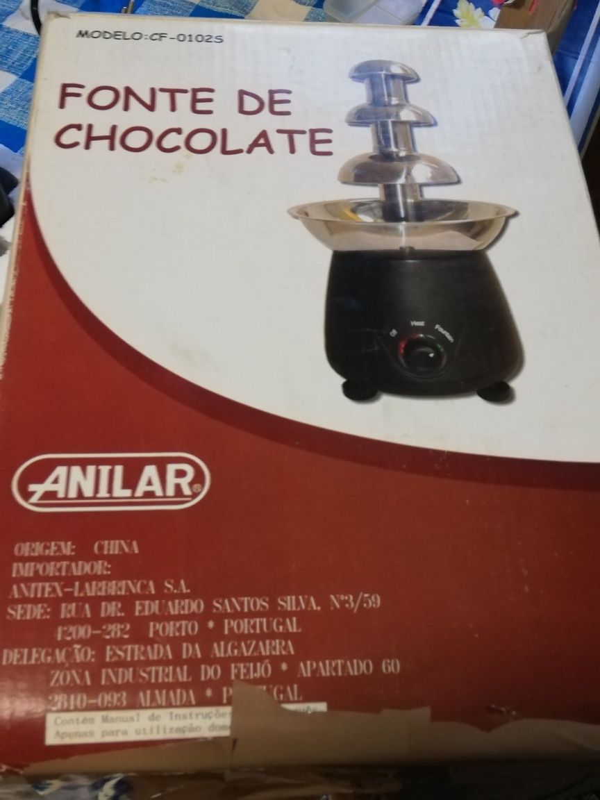 fonte chocolate na caixa.