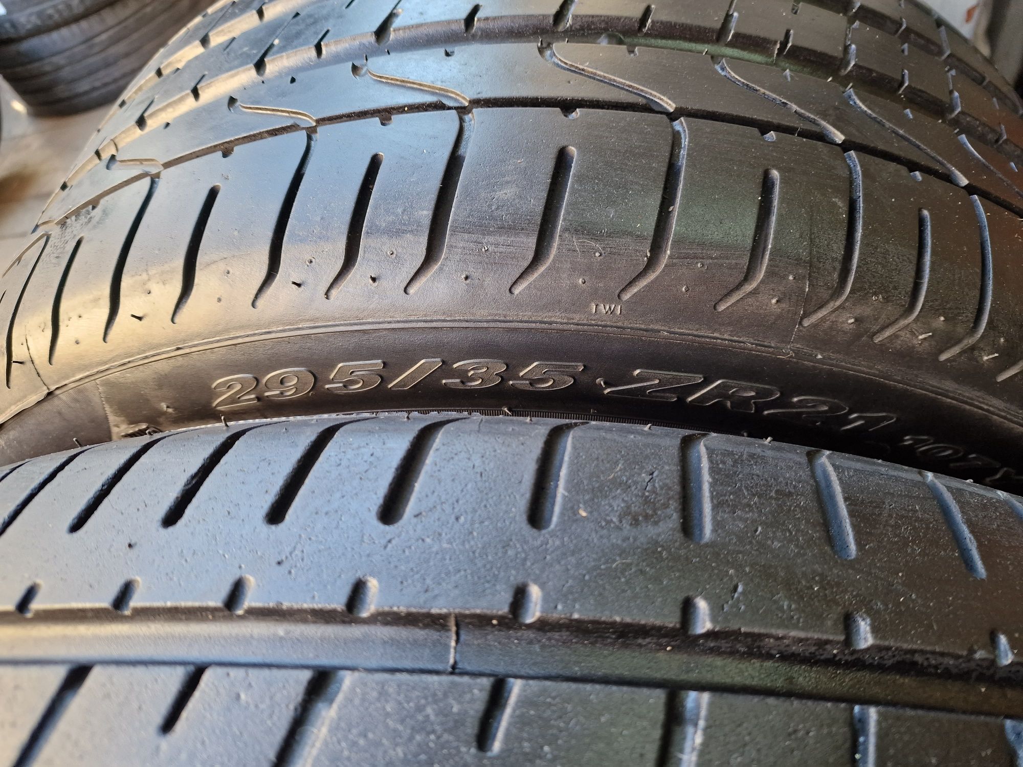 Летняя резина 295/35 R21 Pirelli Pzero