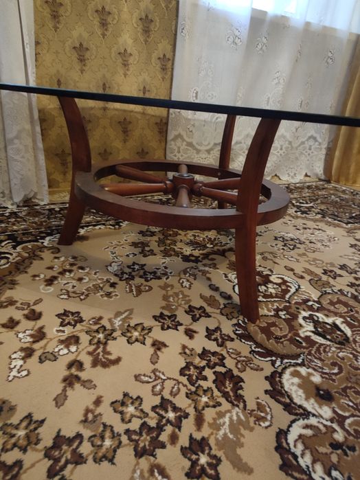 Продам великий кавовий столик.