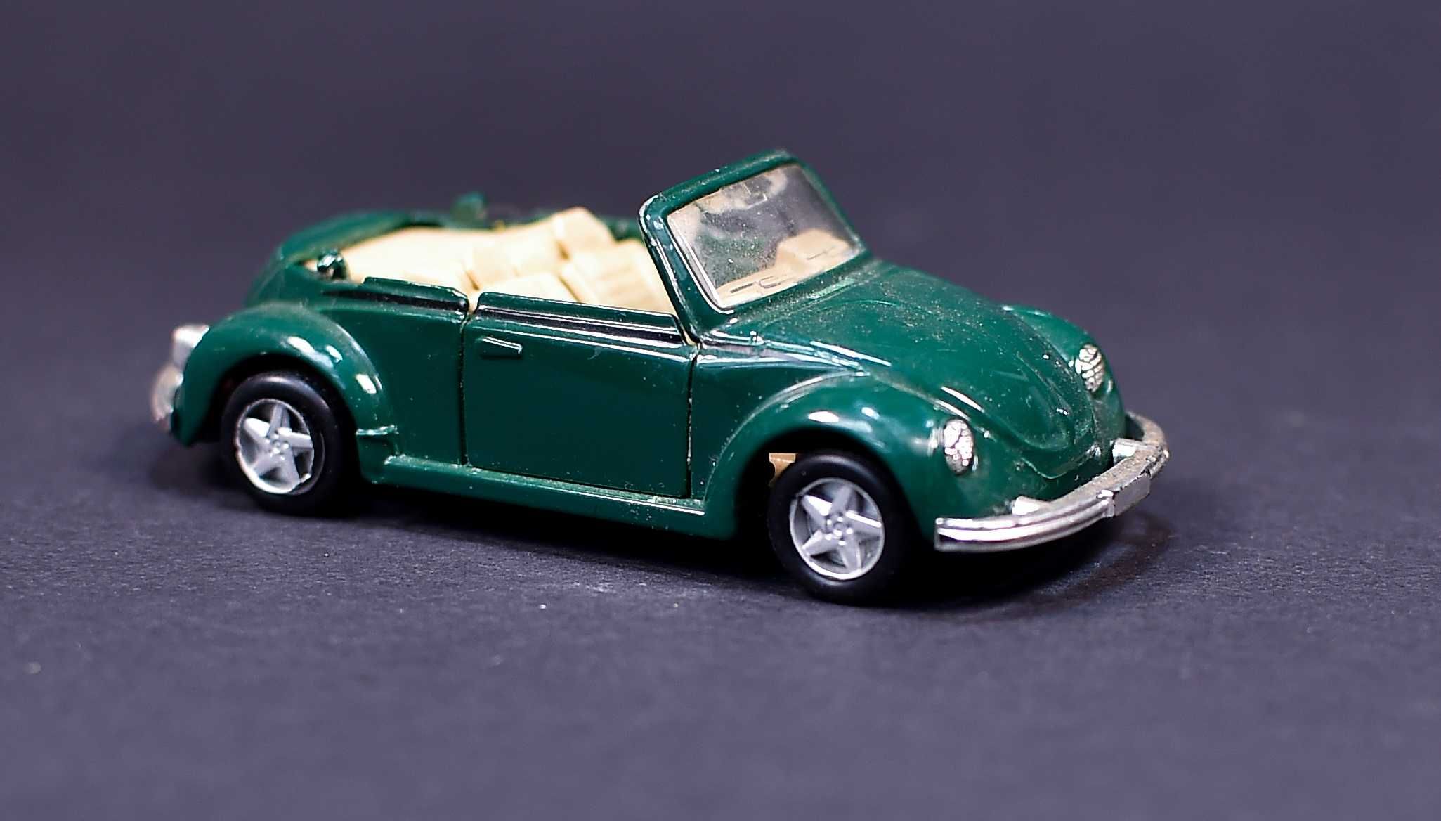 Samochodzik # VW 1303 Cabriolet Scale 1/36 Maisto