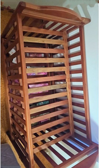 Cama de madeira para Bébe.