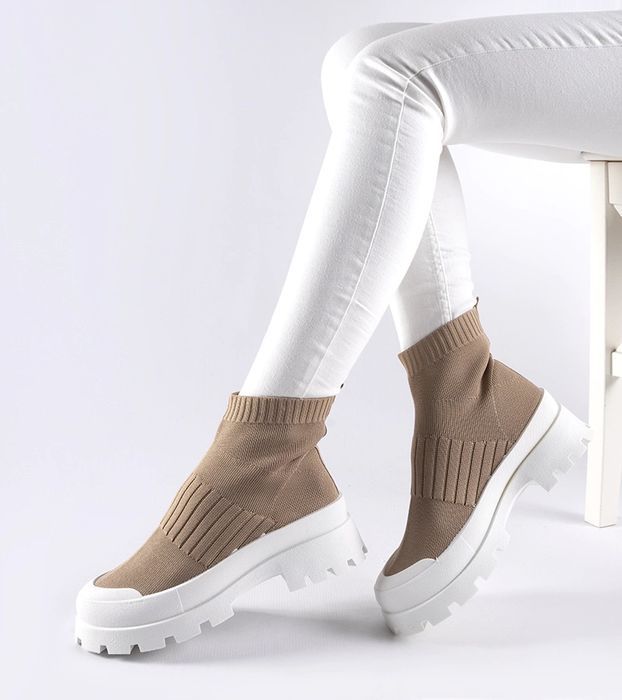 Brązowe sneakersy z elastyczną cholewką Varden