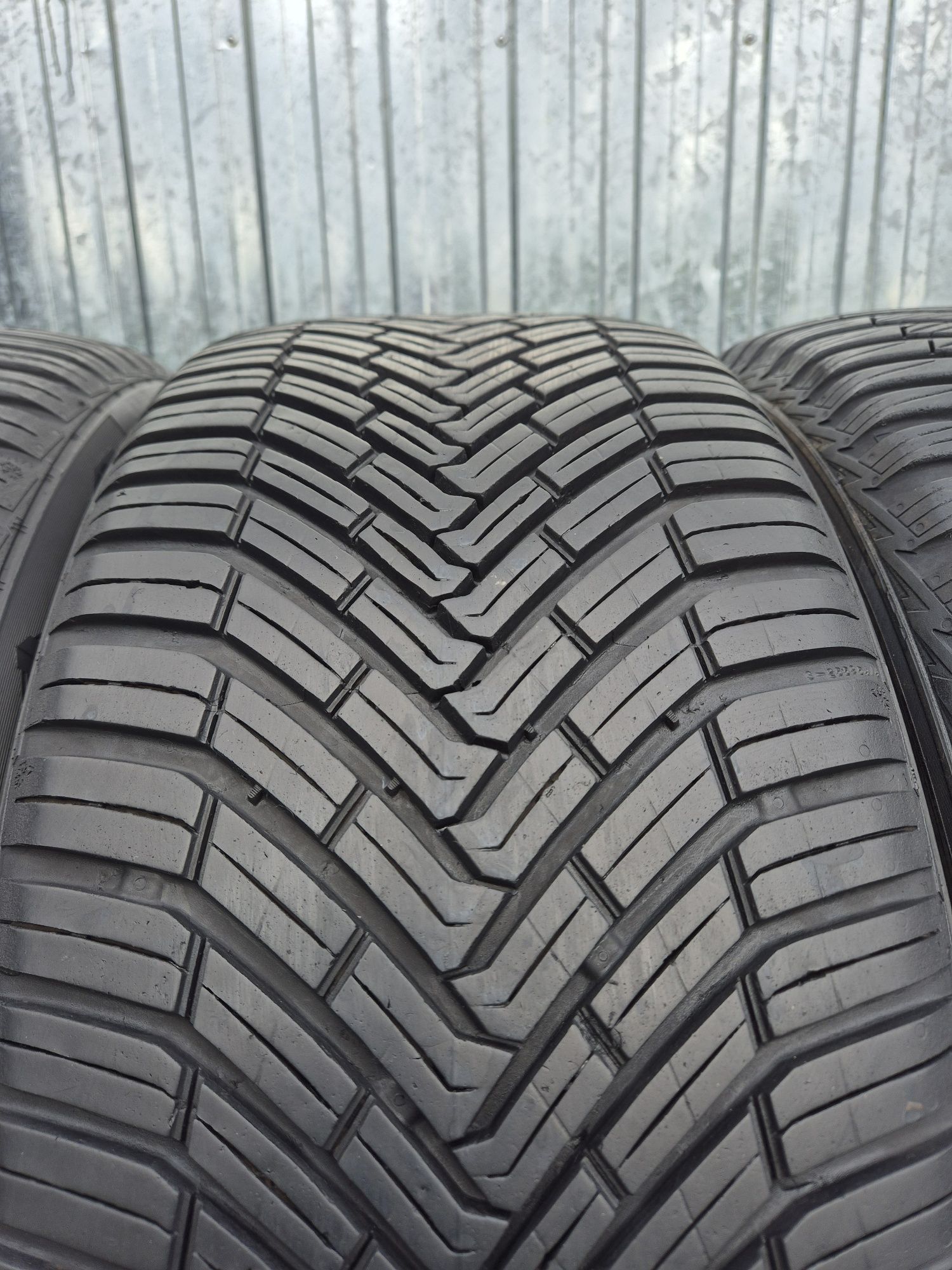 Opony Całoroczne 245/45R18 Continental/KUMHO,  DOT23/22