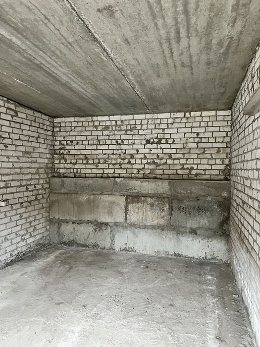 Капітальний гараж в центрі