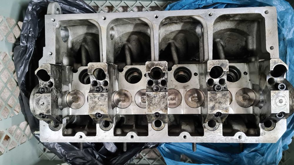 Cabeça de Motor VW 1.9TDI (avariada - precisa ser recondicionada))