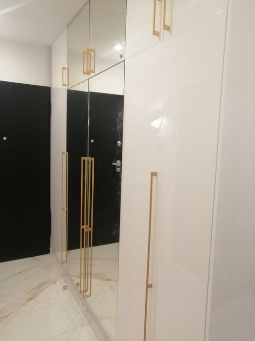 Meble na wymiar/ Szafy na wymiar / Meble kuchenne / Drzwi przesuwne