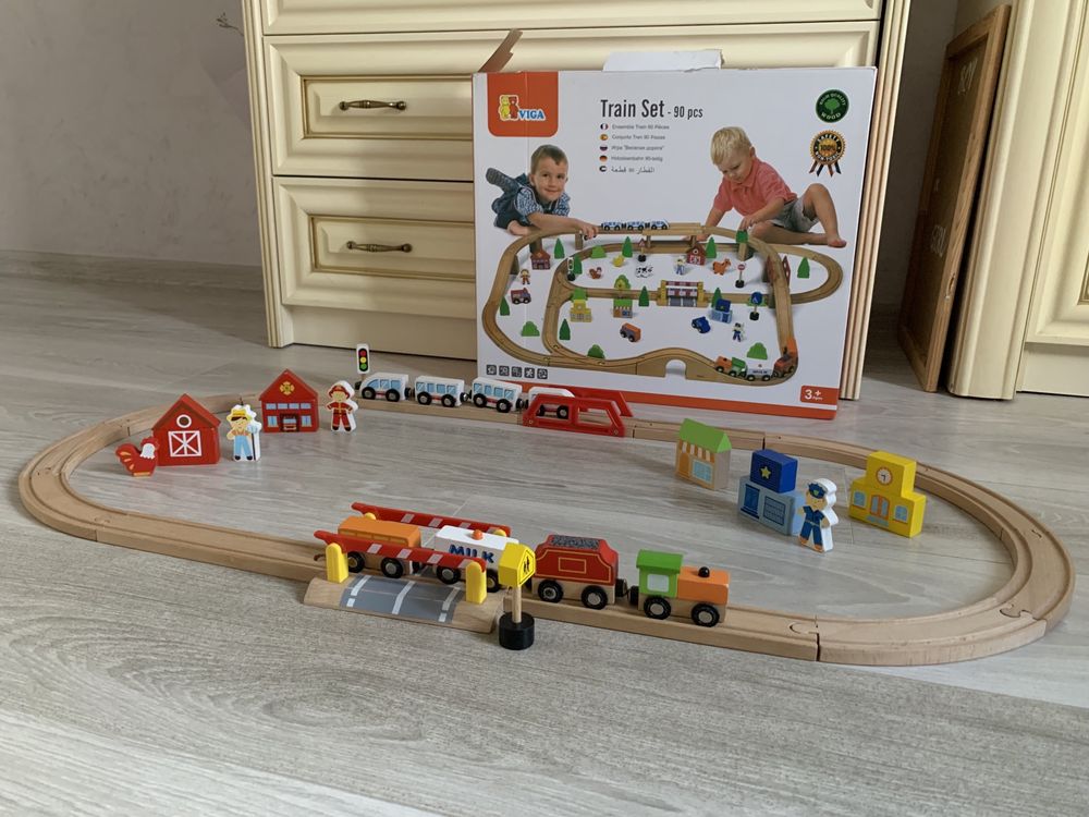 Игрушечная железная дорога Viga Toys деревянная Train set 90 piece