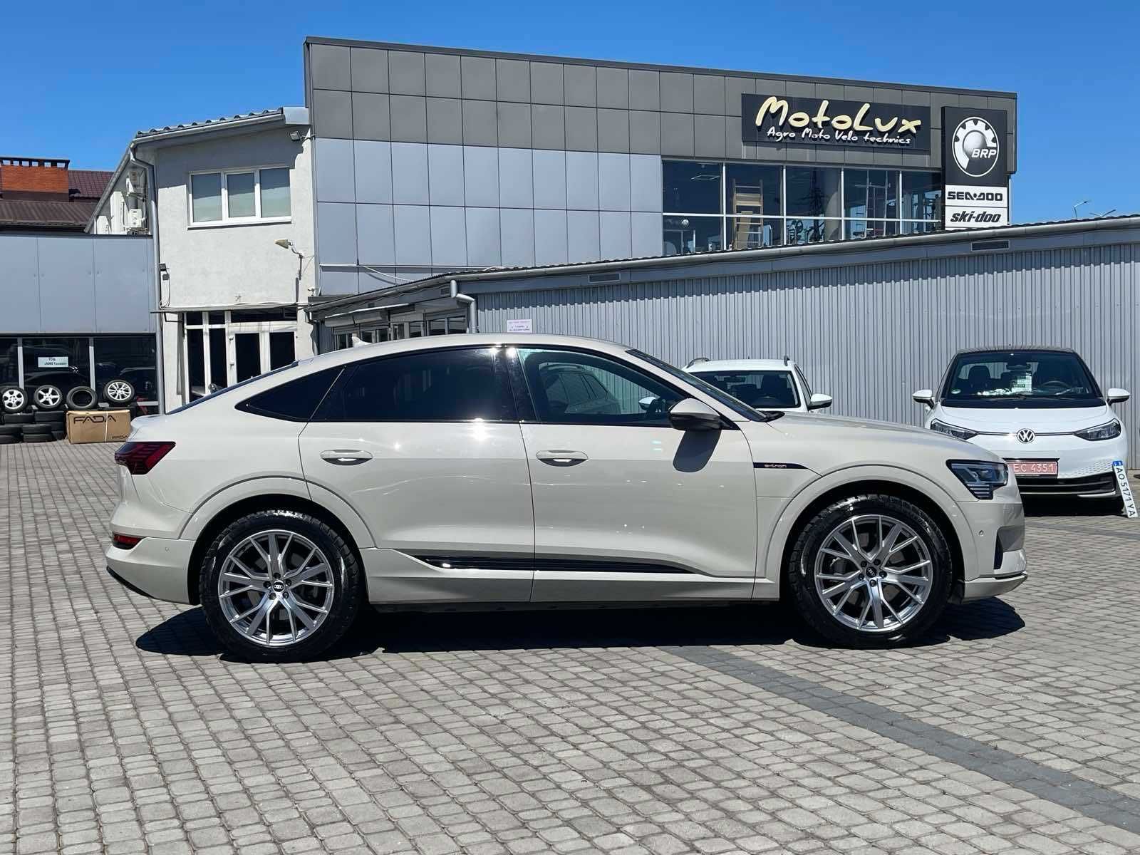 Audi E tron S line