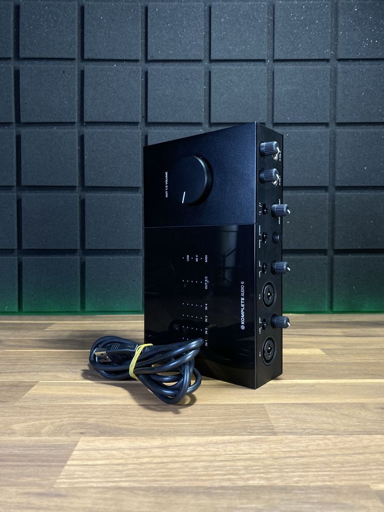 NI Komplete Audio 6 MK2