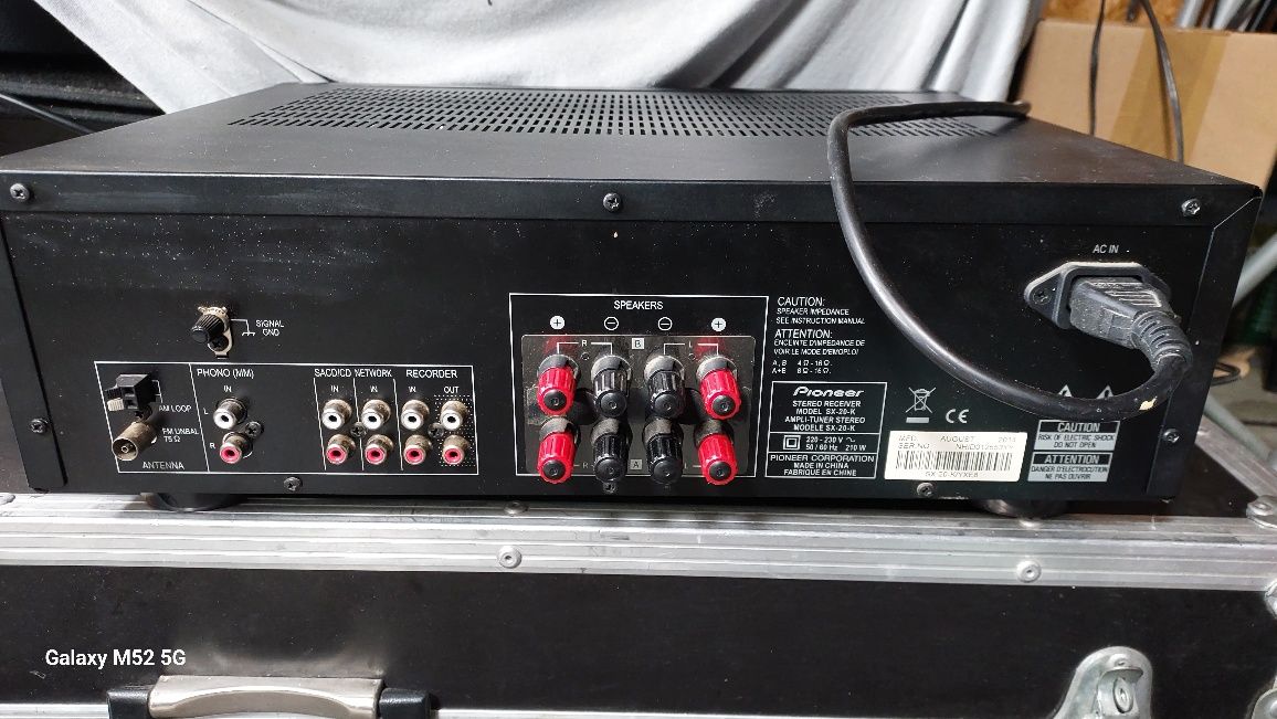 Amplituner  Pioneer SX20 uszkodzony.