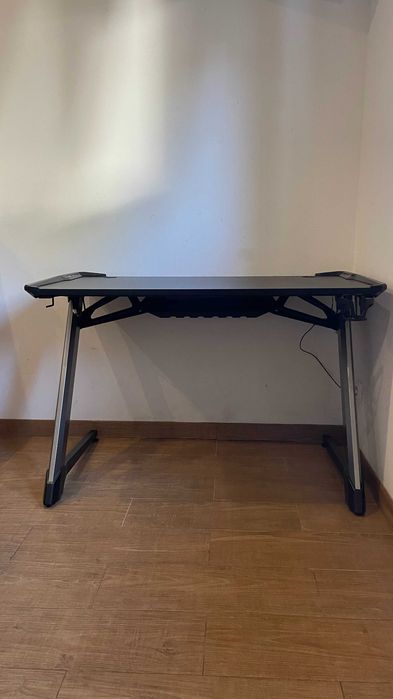 Secretária Gaming LECTRA