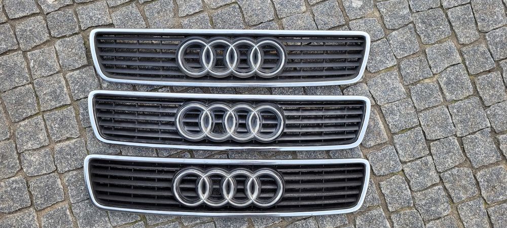 AUDI A4 B5 (8D)- Grelhas Capô ORIGINAIS em Excelente Estado