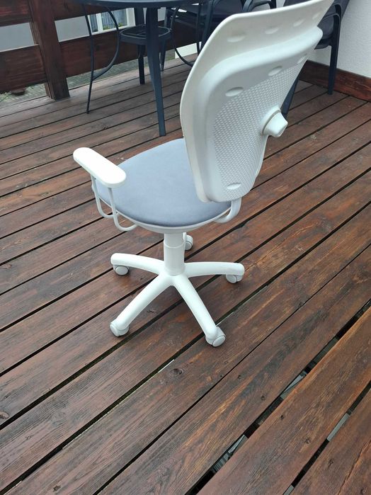 Krzesło do Biurka Ministyle White Okazja Agata Meble