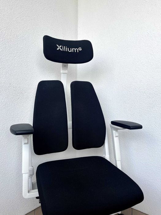 Fotel Xilium G w wersji black & white