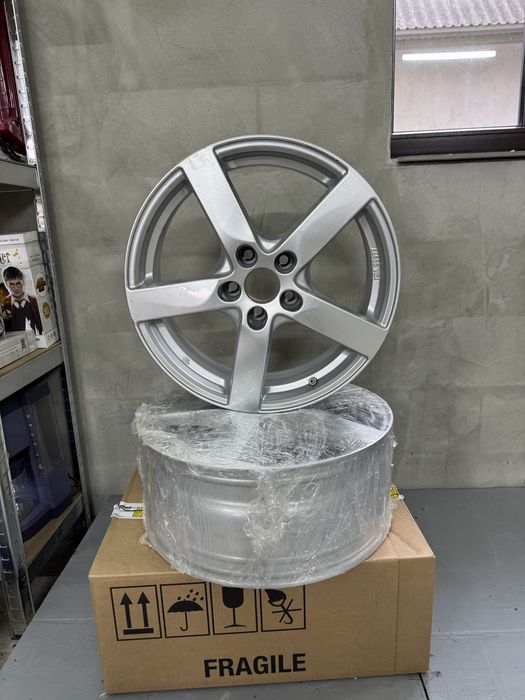 Диски в гарному стані R17 5*108