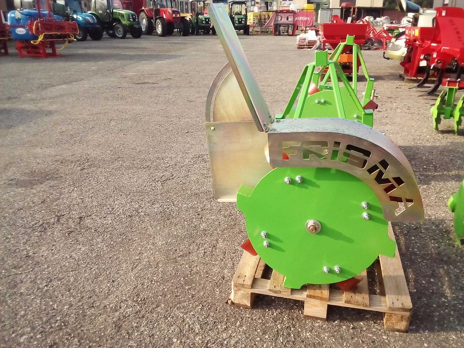 OBSYPNIK do okrywania kopców/pryzm firmy FRISMA S595 MD595