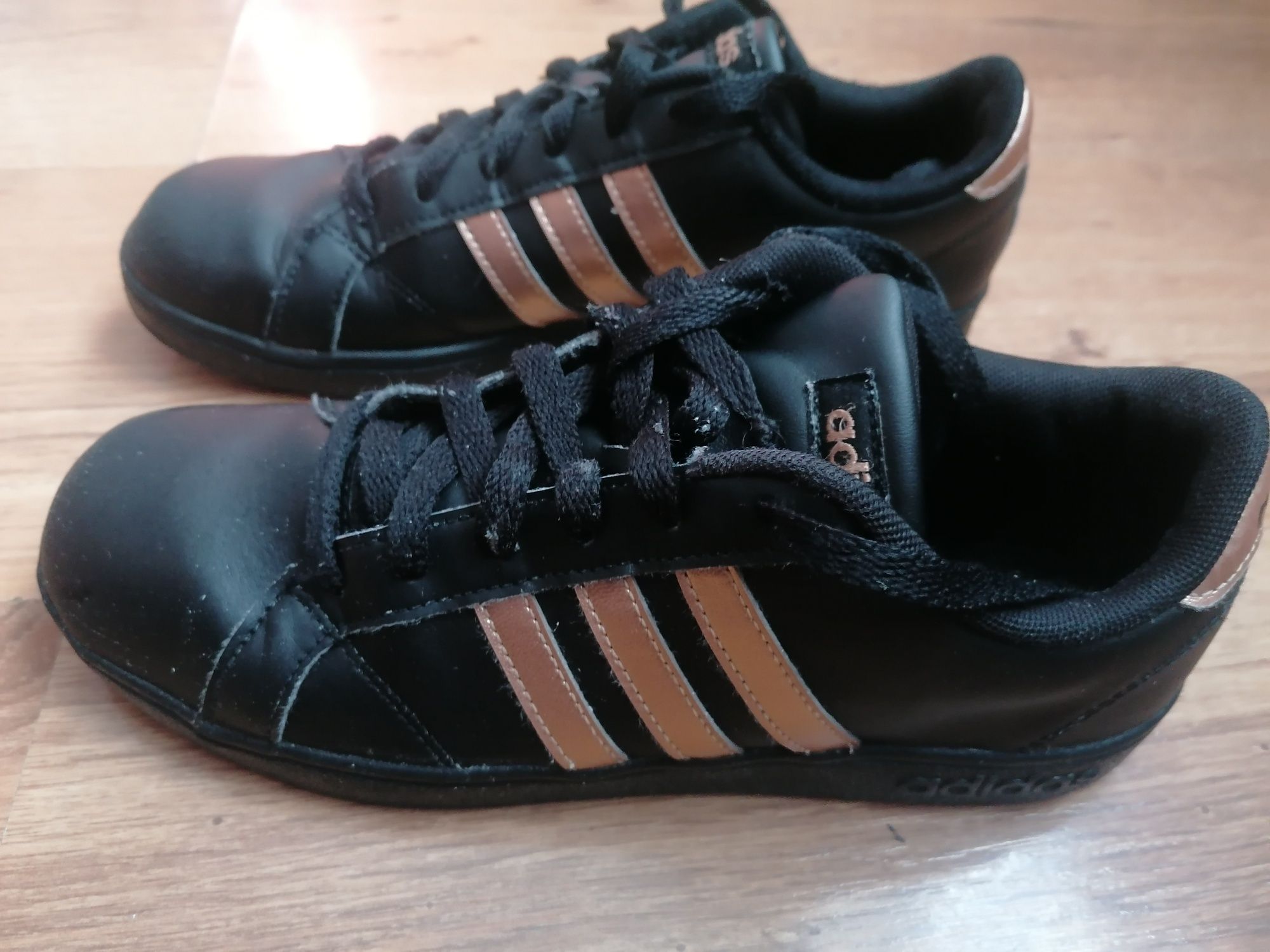 Buty obuwie damskie Adidas rozmiar 38 2/3 Stan dobry