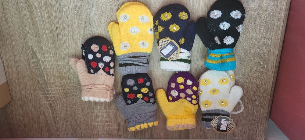 Нові рукавички та перчатки