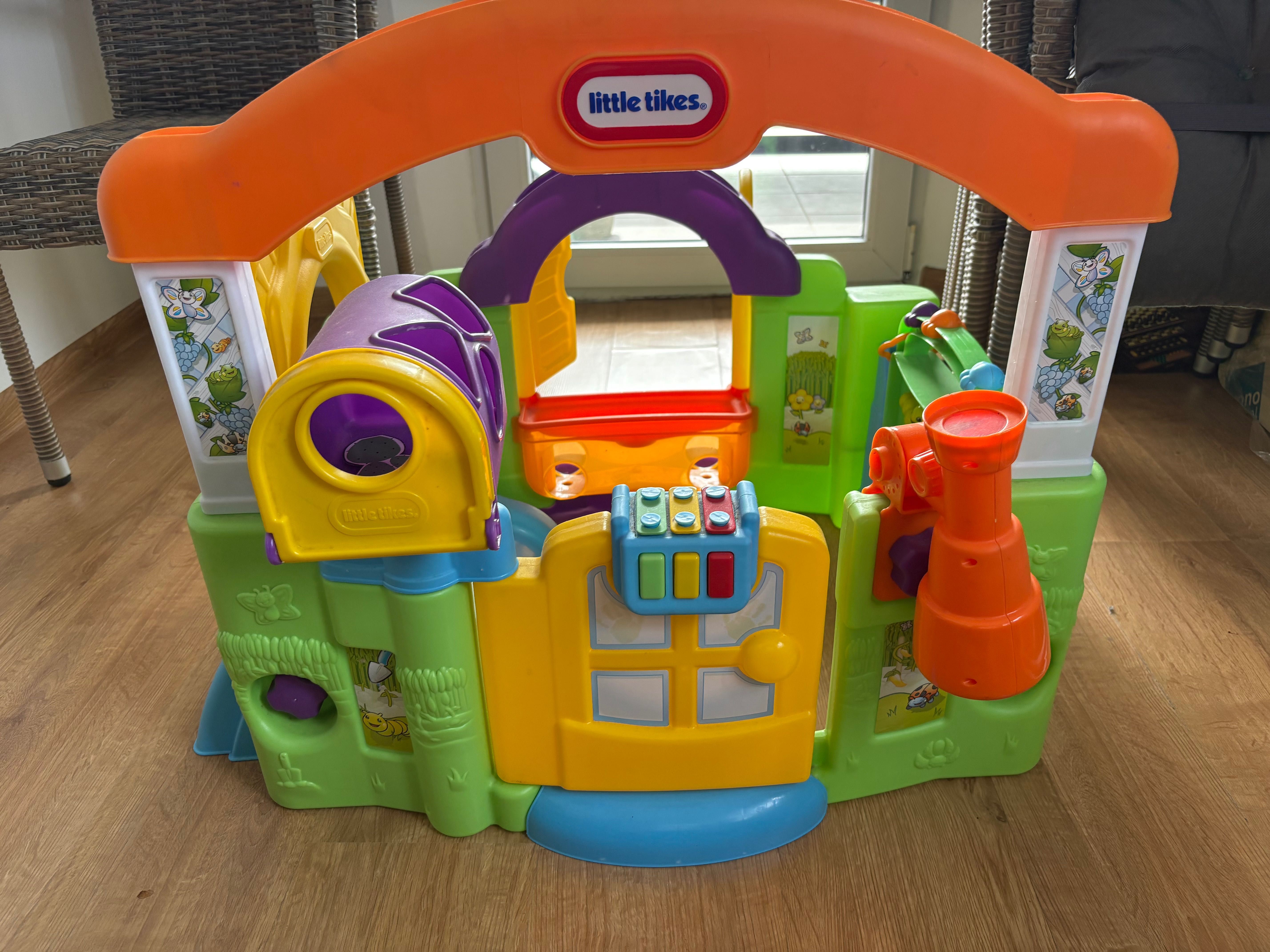 Domek Little Tikes