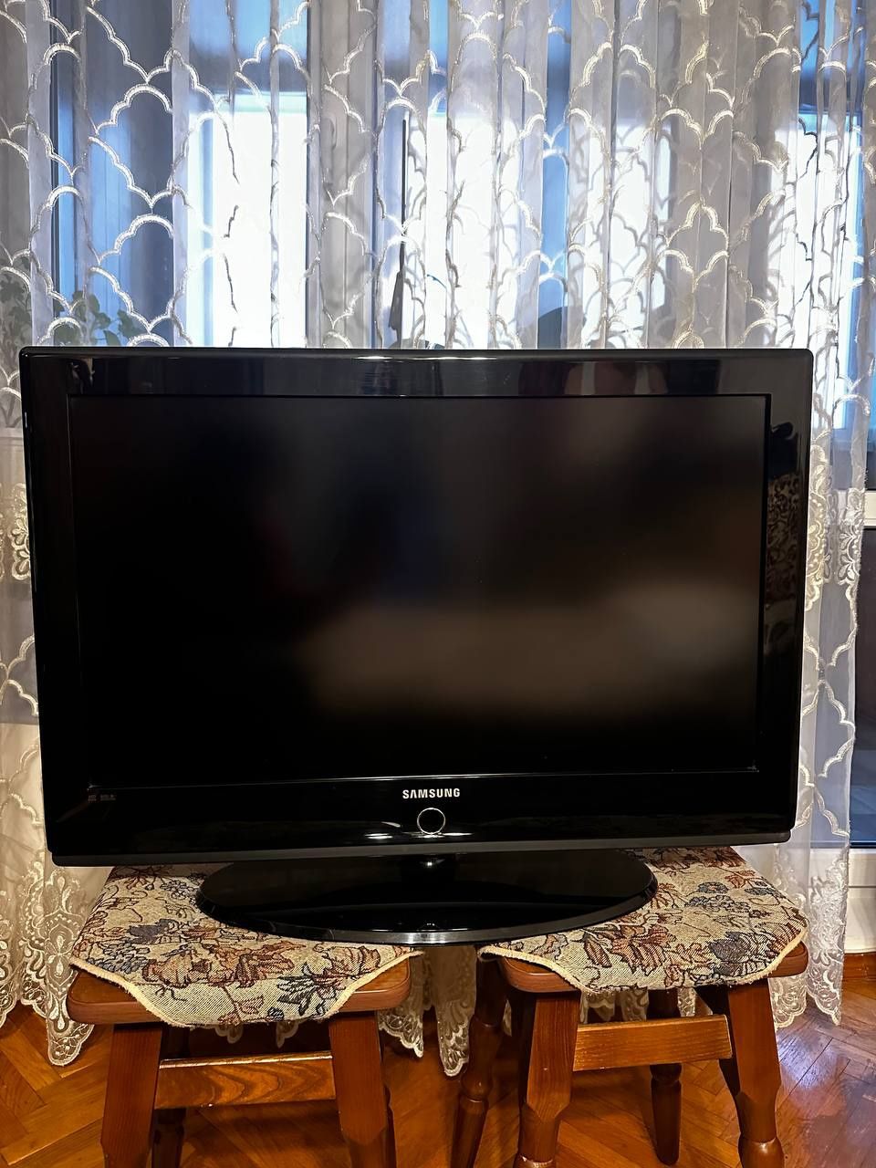 LCD Телевизор Samsung LE32A430T1XUA
Телевизор куплен в 2009году, не ра