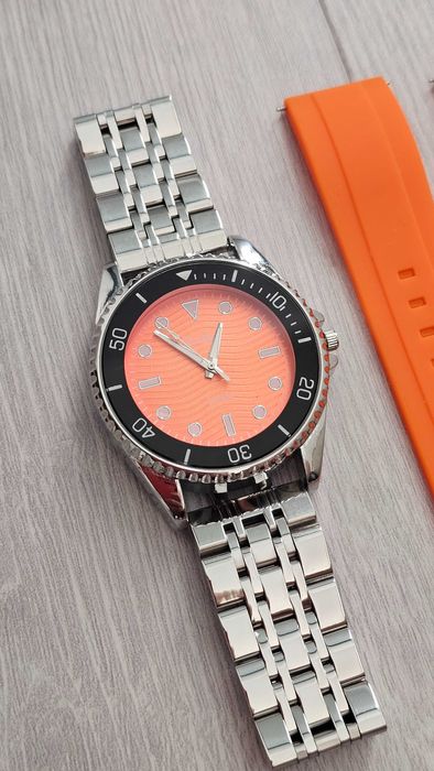 Relógio Pulso Quartz Laranja com 2 pulseiras