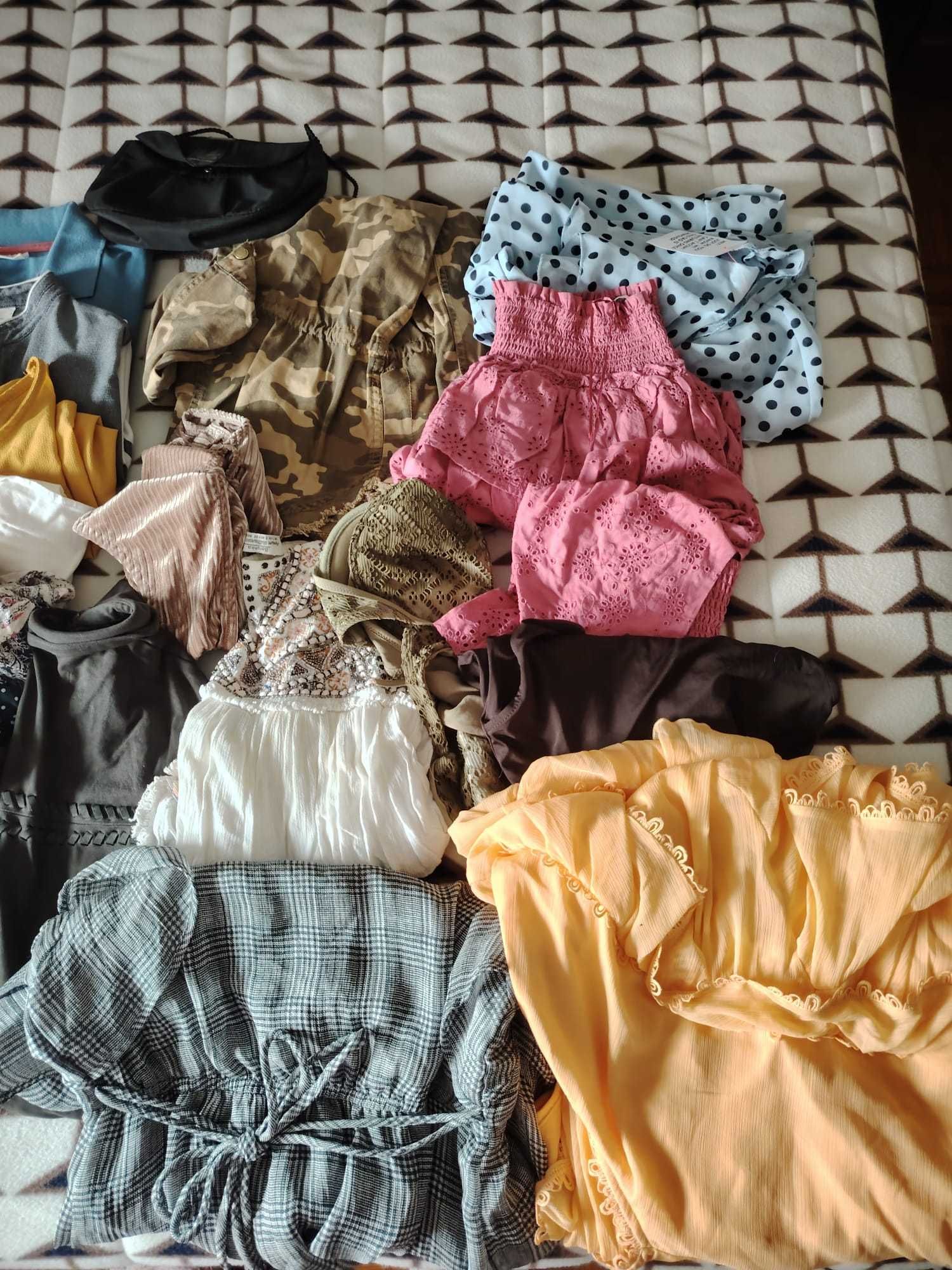 Lote de roupa nova (Zara, Stradivarius, Bershka, Pull&Bear, etc)