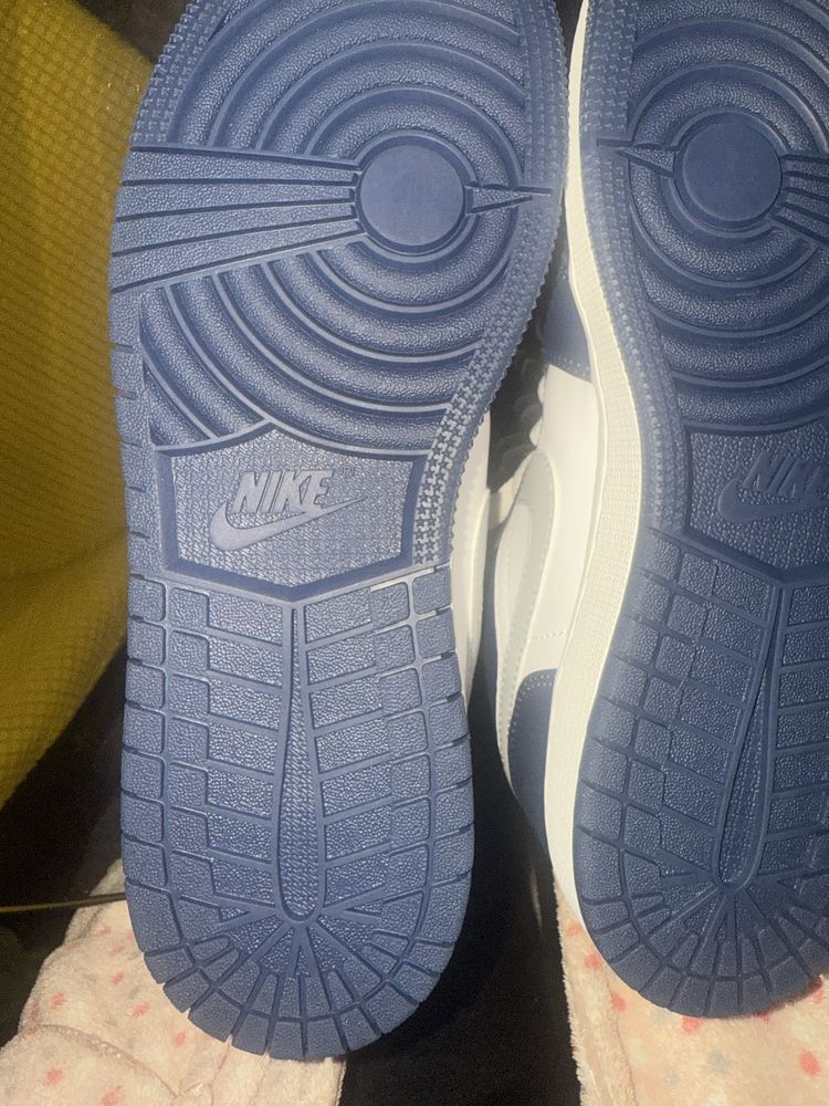 Nike Air Jordan 1