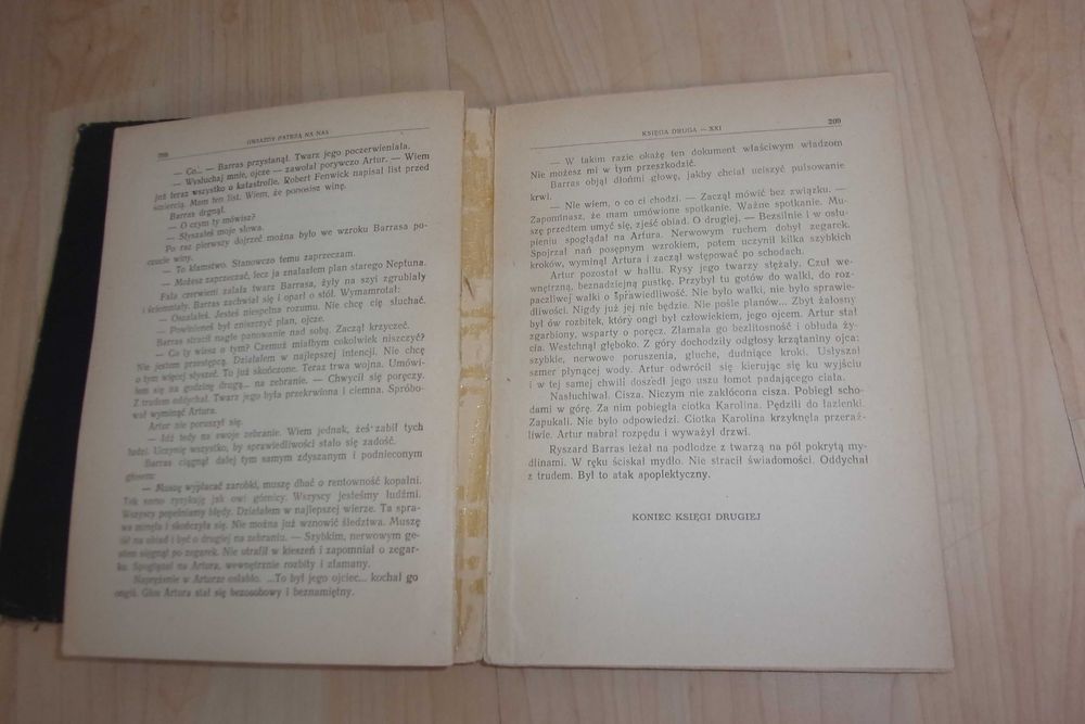 gwiazdy patrzą na nas Cronin