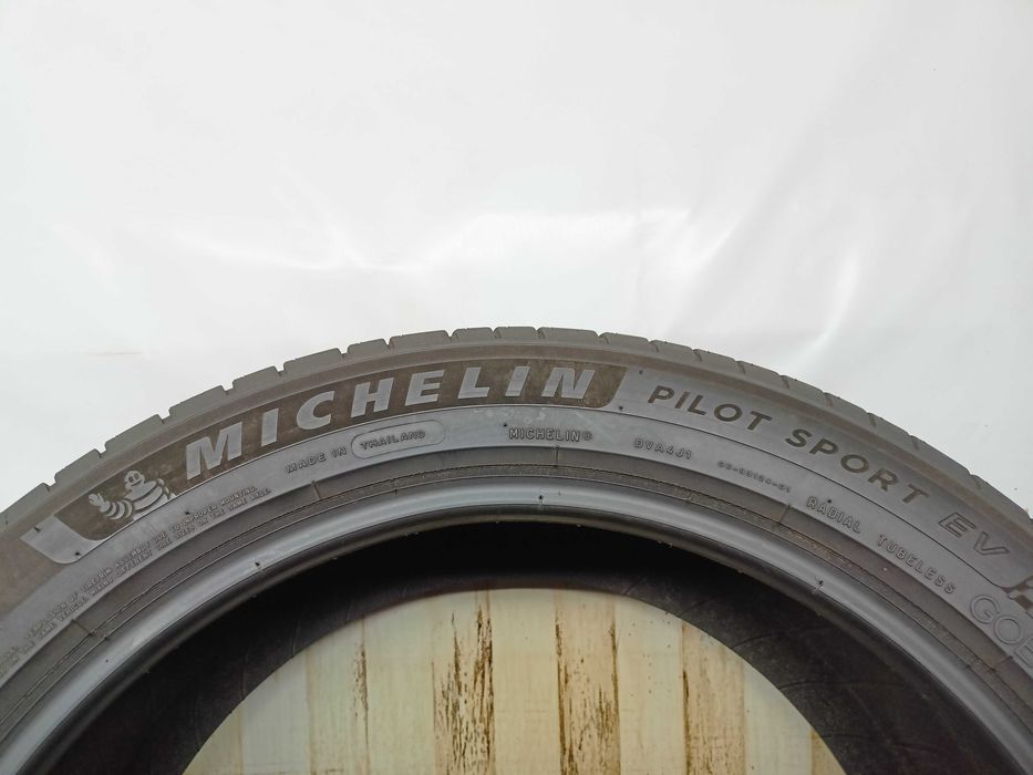 Michelin Pilot Sport EV 255/45/20 2021r 105W 6,3mm (2686)