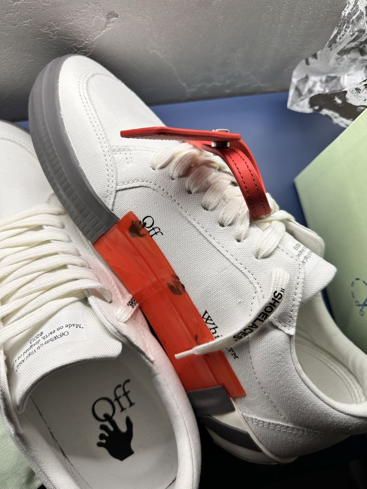 Кросівки Off-White 44IT Vulcanized Sneakers