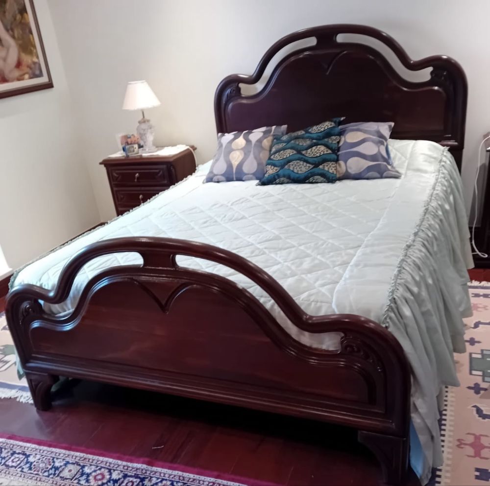 Cama de casal madeira maciça