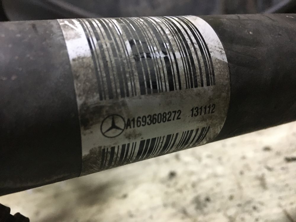 Полуось цапфа поворотний кулак стойка Mercedes A-Class B-Class