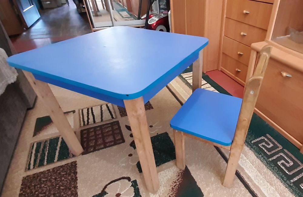 Стіл та стілець дитячий