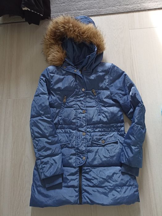 Віддам безкоштовно куртки жіночі дитяча і чоловіча