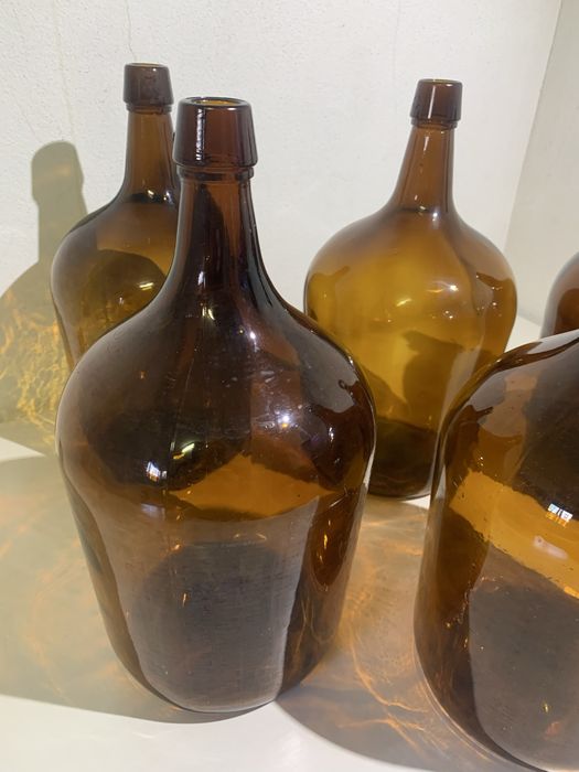 Garrafões vidro castanho antigos