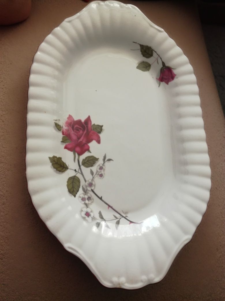 Półmisek owalny Iwona Chodzież róża róże porcelana porcelanowy