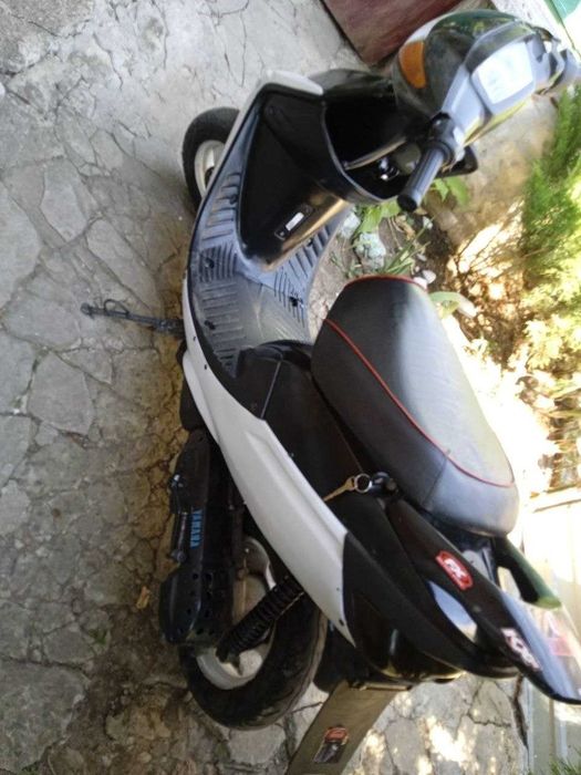 Yamaha super jog zr , валить на заднем ,кататься до тёлочек :D