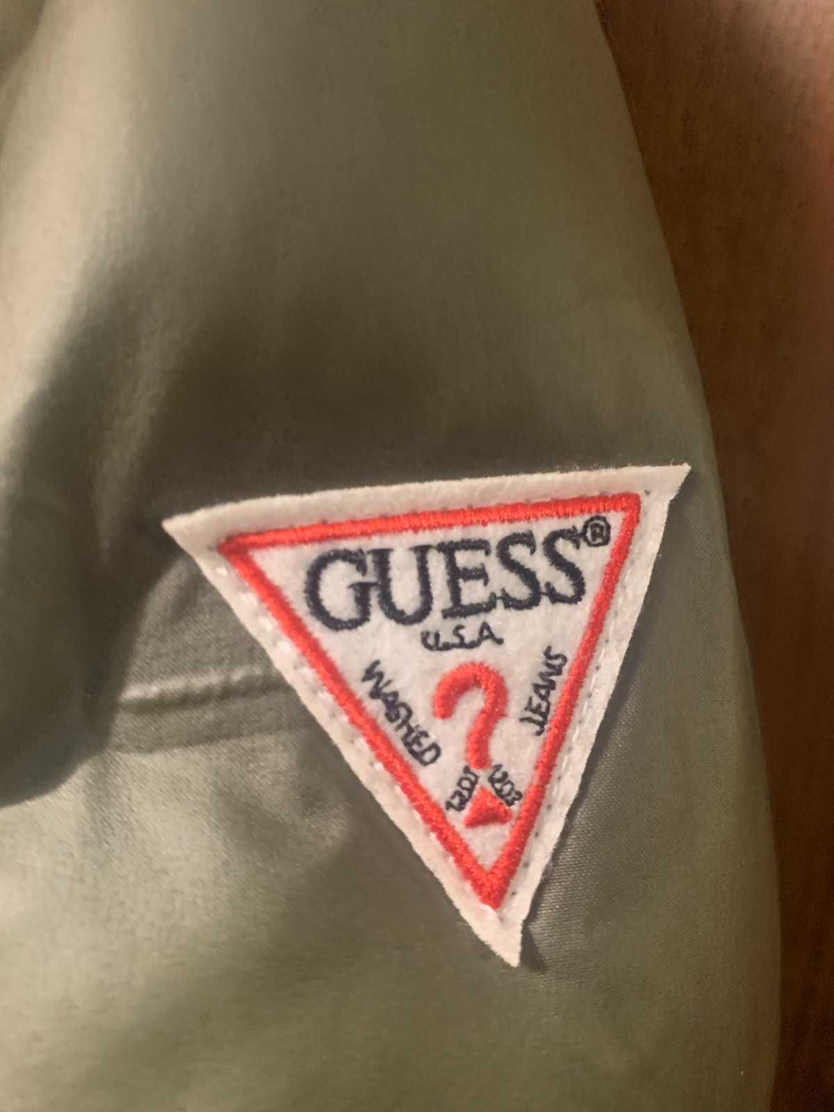 Куртка от GUESS М маломерит
