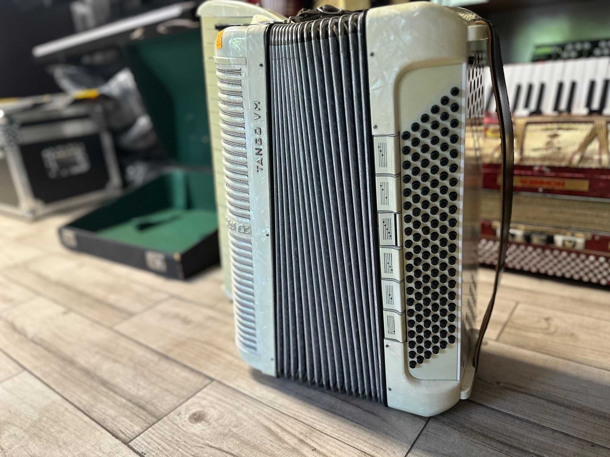 Akordeon Hohner Tango VM 120 B 4CH +futerał faktura