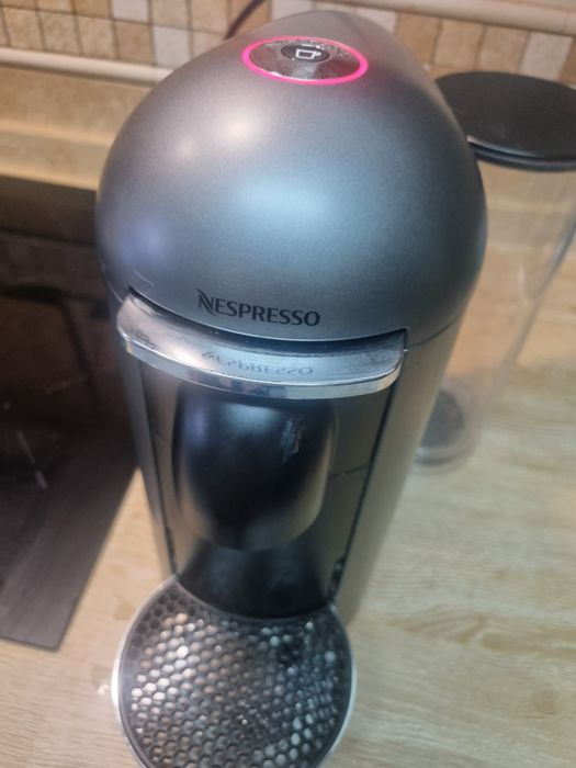 Máquina nespresso Vertuo Titanium