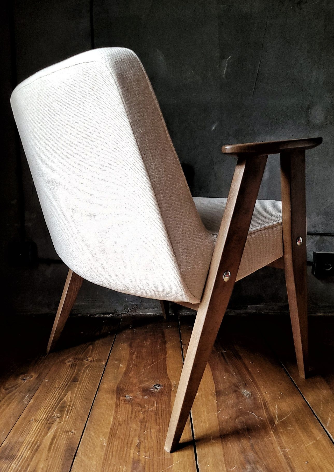 Fotel Chierowski 366 z podnóżkiem Design PRL