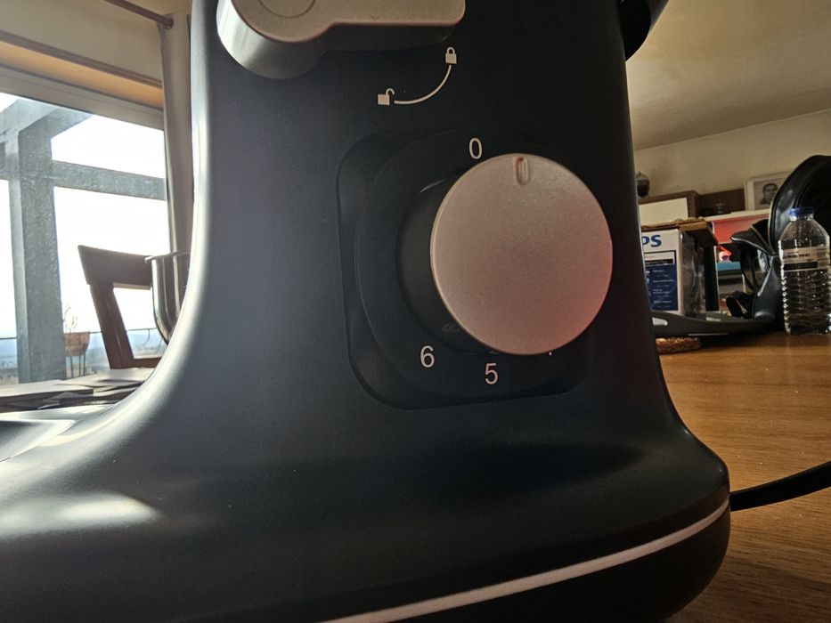 Batedeira eletrica hoffen poucas vezes usada