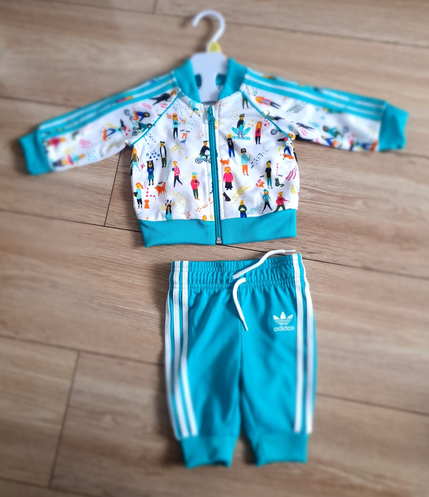 Dresik adidas 62