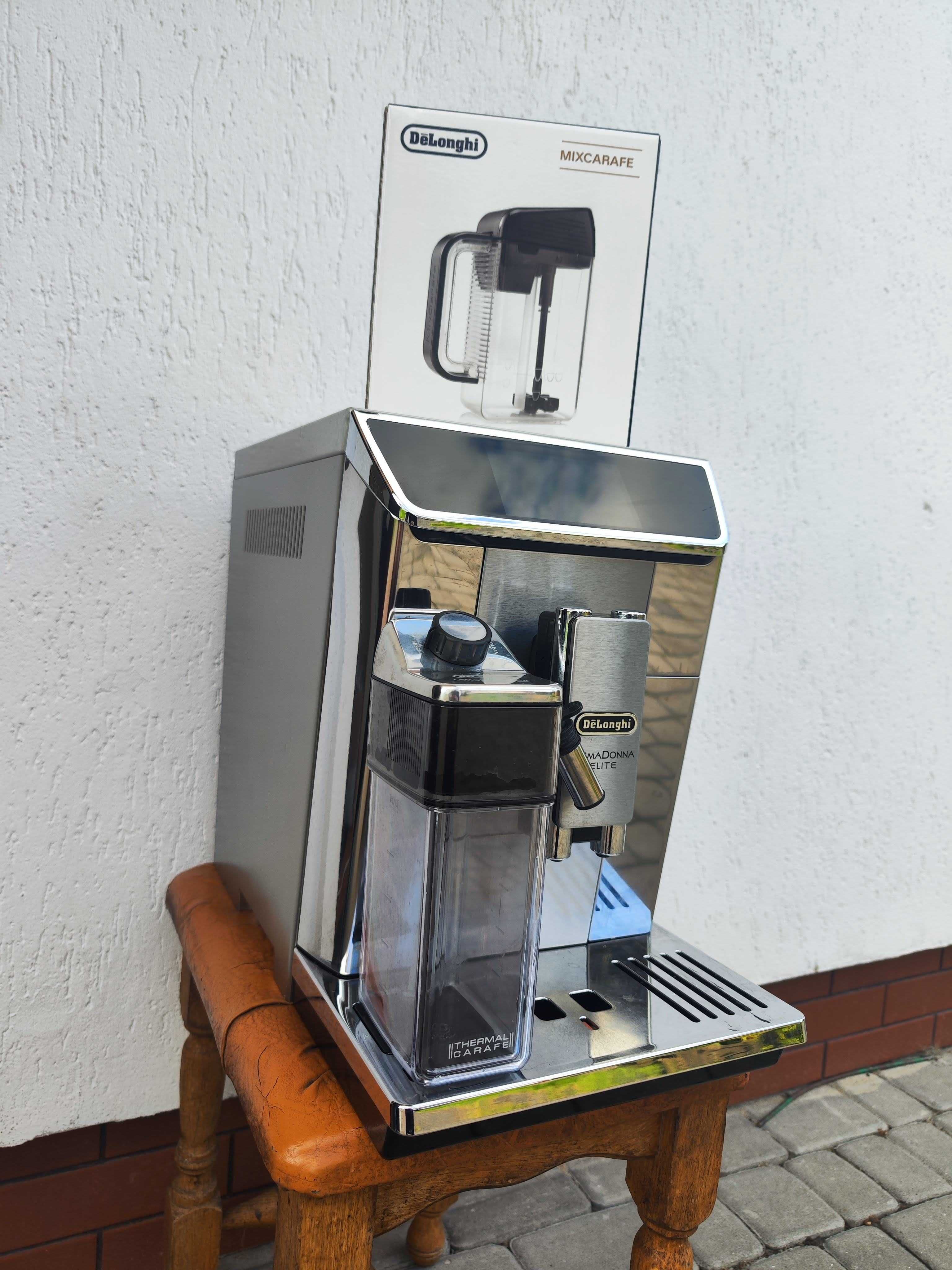 Кавомашина DELONGHI Primadonna Elite ECAM 650.75 з гарячим шоколадом