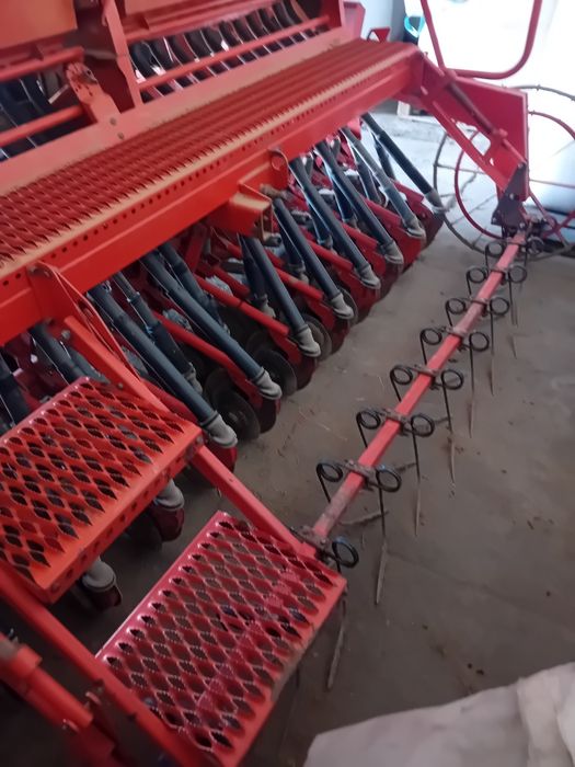 Sprzedam Zestaw Siewny Kuhn Talerz