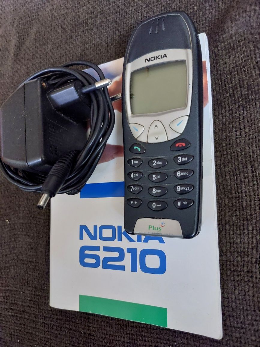 Nokia 6210 z ładowarką